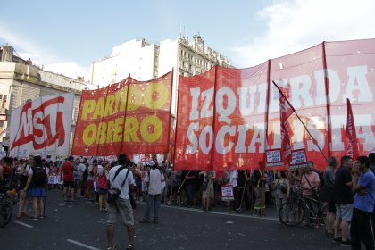 Acto del FIT contra la ley de emergencia del Frente de Todos