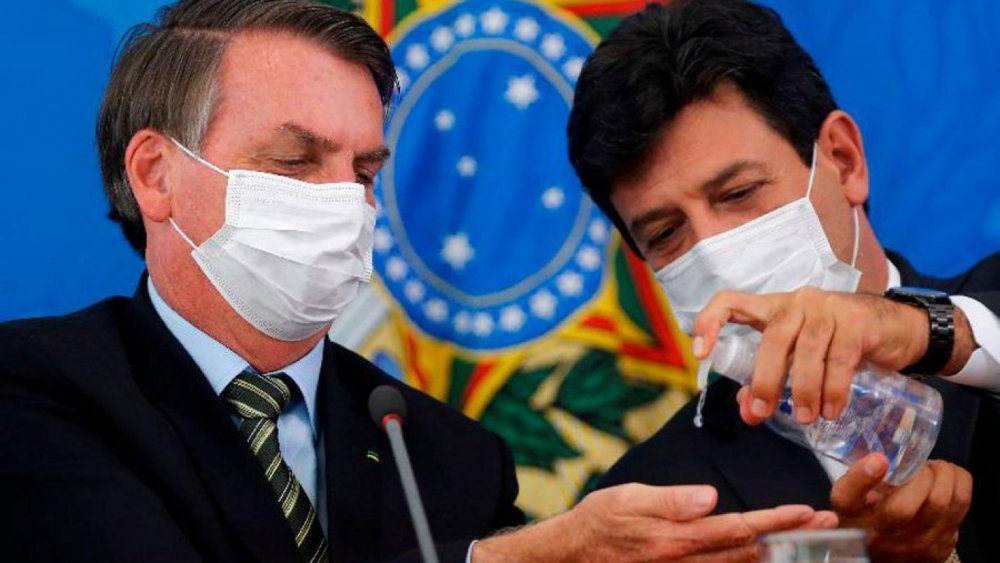 El coronavirus debilita a Bolsonaro