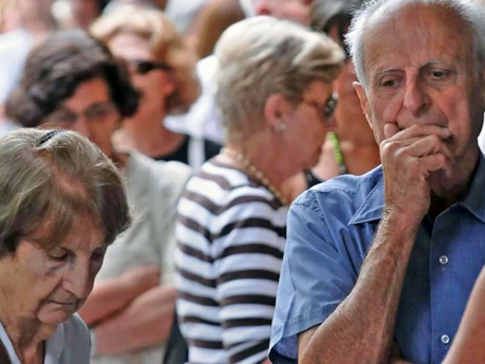 Alberto Fernández concretó el ajuste a los jubilados