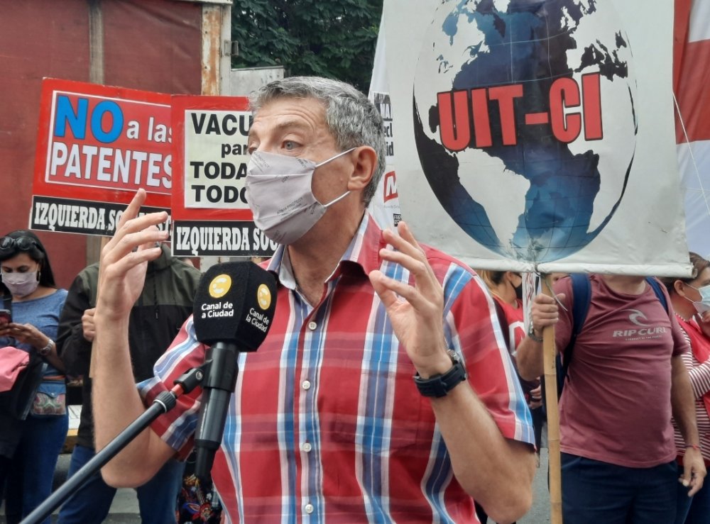 Frente de Izquierda y personalidades - Importante acto frente al Ministerio de Salud