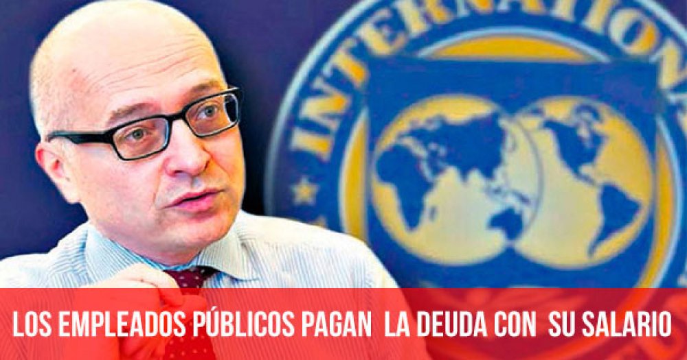 Los empleados públicos pagan la deuda con su salario