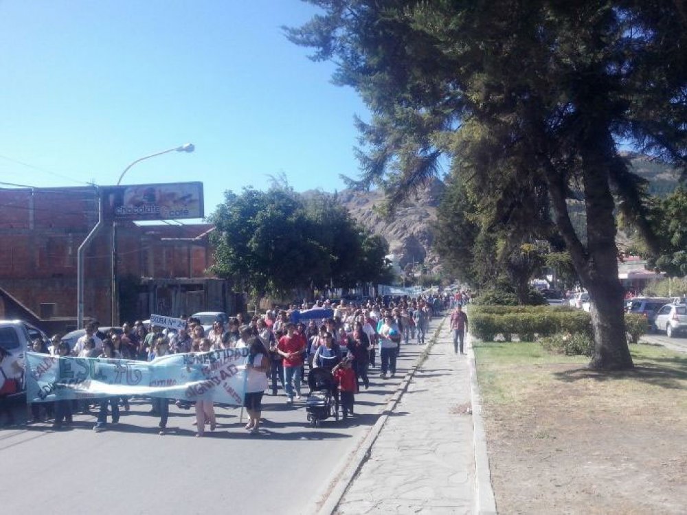 Todo nuestro apoyo a los estatales y docentes de Chubut