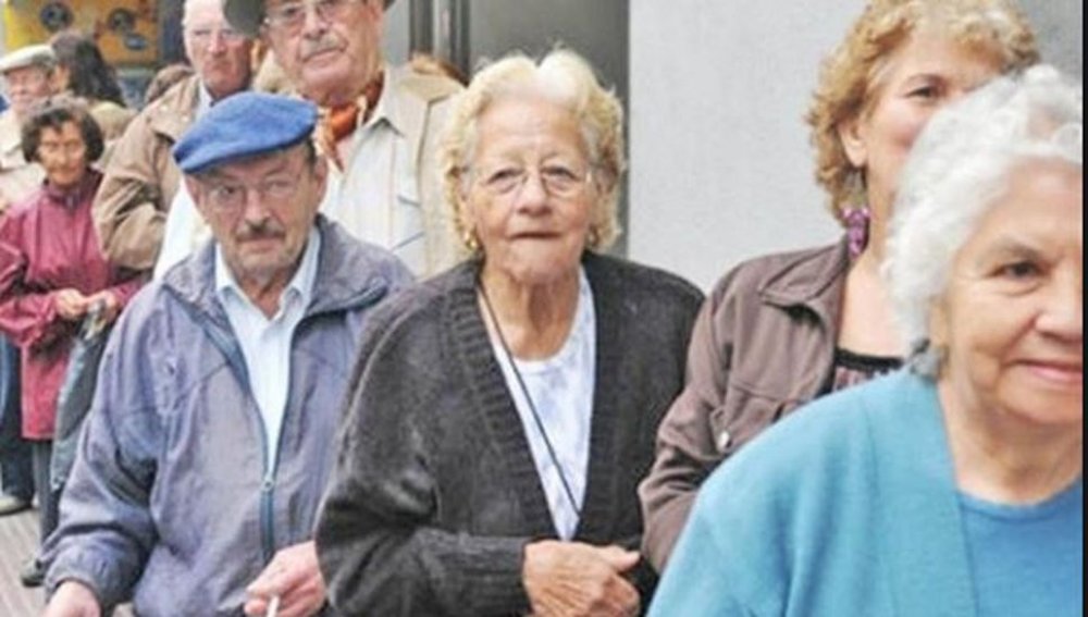 Ley de emergencia Ajustan a los jubilados y trabajadores para pagar la deuda y salvar las ganancias capitalistas