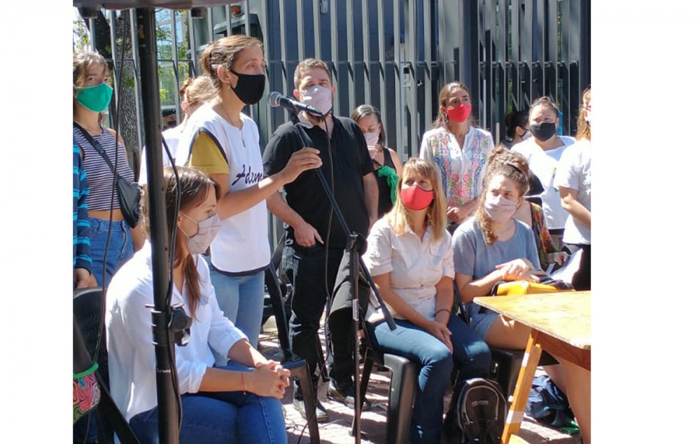 Sin mayor presupuesto ni medidas de protección, la vuelta a clases presenciales traerá mayores contagios de covid-19