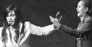 Cristina usa a Evita