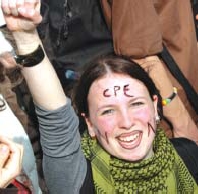 Estudiante francesa manifestando