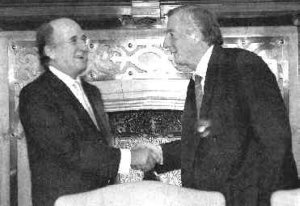 Kirchner saluda a Antonio Brufau, titular de Repsol, despu�s del anuncio de Evo Morales