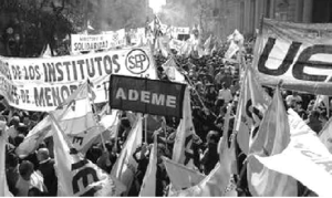 Marcha de docentes y empleados pblicos en Crdoba el 11de mayo