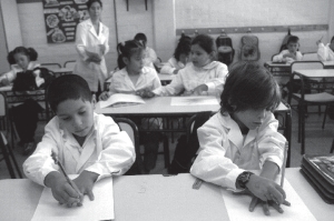 La defensa de la escuela pblica y gratuita queda en manos de los docentes y la comunidad educativa