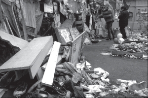 Destrozos en el santuario de Once