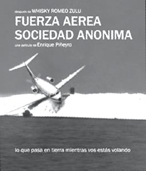 Enrique Pi�eyro con afiches de sus pel�culas