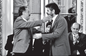 Hugo Yasky abrazando al mimstro Filmus