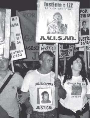 Jos� Guzm�n junto a Mariana M�rquez en una de las tantas marchas exigiendo justicia