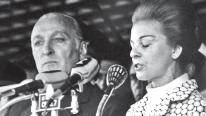 Lpez Rega e Isabel Pern durante un discurso