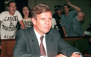 Alfredo Astiz repudiado