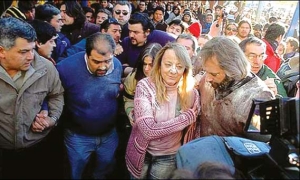 La ministra no puede anunciar su candidatura