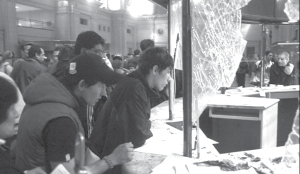 Escenas de la furia contra los malos servicios de las concesionarias de trenes