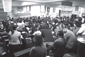 Vista del plenario abierto realizado por OkTUBRE, con ms de 300 estudiantes llamando a construir un gran frente de izquierda