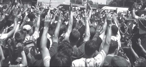 Trabajadores del Casino en asamblea frente al Obelisco. Un ejemplo de democracia sindical
