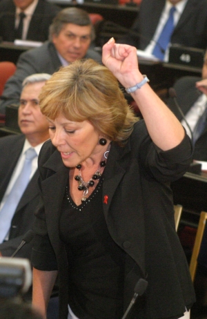 Liliana Olivero prestando juramento