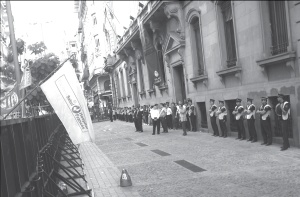 Entre Macri y Kirchner no hay mucha diferencia