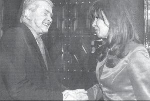 Palau saludado por Cristina en la Rosada