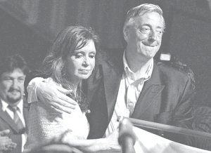 El matrimonio presidencial en problemas para rearmar al PJ