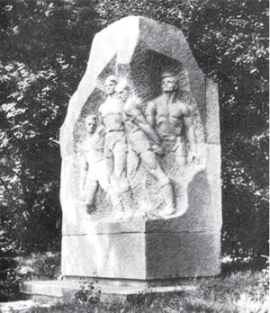 Monumento en honor a los jugadores asesinados, a la entrada del estadio del D�namo en Kiev