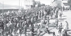 Masiva marcha de protesta en El Alto en repudio al embajador yanqui