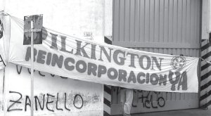 Bandera exigiendo la reincorporacin