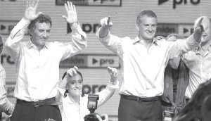 Miles votaron a De Narvez con la nariz tapada