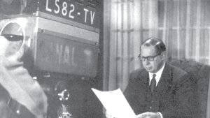 Alsogaray frente a las cmaras de Canal 7 anunciando el plan de ajuste