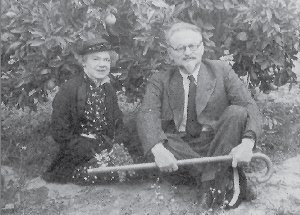 Len Trotsky y su esposa Natalia Sedova en un paseo en Mxico