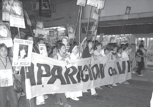 Marcha por la jvens ecuestrada Marita Vern. Tucumn