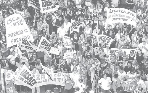 Los dirigentes docentes deben reclamar un salario digno