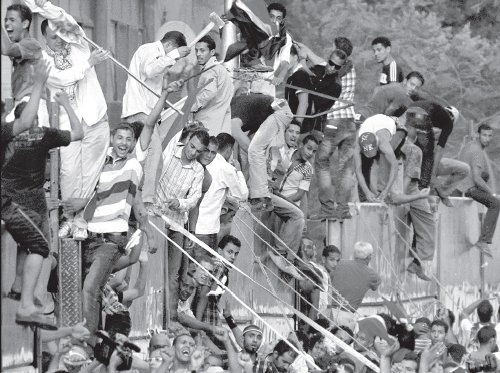 El embajador israel tuvo que huir como una rata