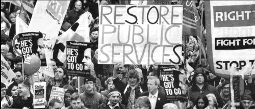 Empleados pblicos manifestando en las calles de Londres contra el ajuste