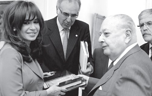 La presidenta junto al cmplice de la dictadura