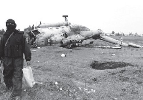 Los rebeldes avanzan mientras una versin indica que el dictador Assad pasa la mayor parte del tiempo en un barco de guerra del Mediterrneo, bajo custodia rusa (versin dario saud Al Watan, reproducido por Clarn del 15/01/2013)