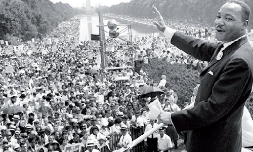 King ante la multitud que se movilizó hacia Washington en agosto de 1963